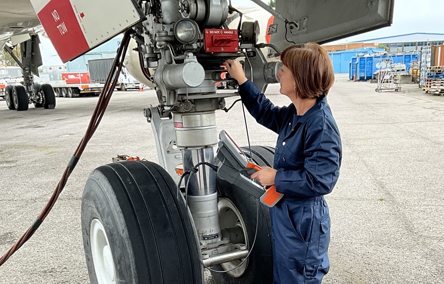 工業視頻內窺鏡在飛機檢修中的應用